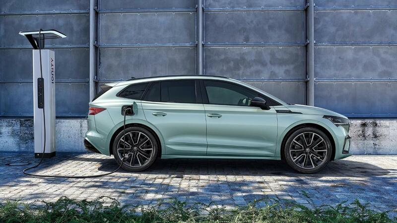 skoda-enyaq-ricarica.jpg