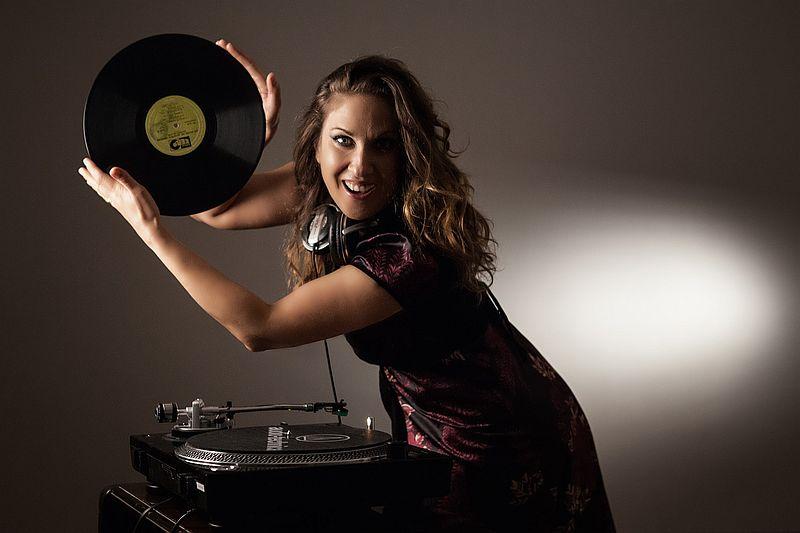 susanna-arbitrio-tango-dj.jpg.040eaabed2b0d02880f2a26e200ba9ca.jpg