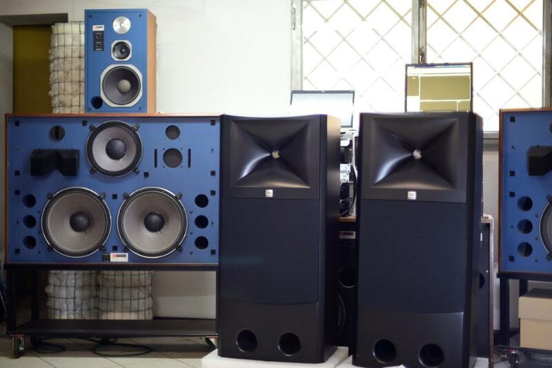JBL M2-1.jpg