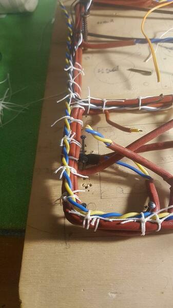 cablaggio.jpg.70451e99c085700ea3b28f6a2227bd7d.thumb.jpg.a66d62b7f446277fe226961f08b849f2.jpg