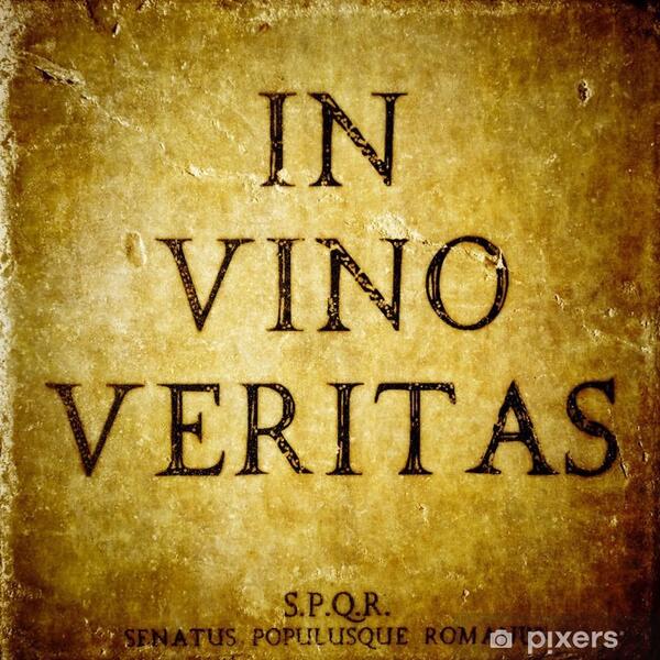 fototapeten-in-vino-veritas-zeichen-auf-einem-stein-bacground.jpg.jpg