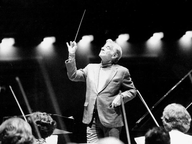 leonard-bernstein-c4b759d58b89c6fe50b3e8a93ca22500c2a60e48.thumb.jpg.06028c037e0d2c75c2d3feeb6fc91e45.jpg