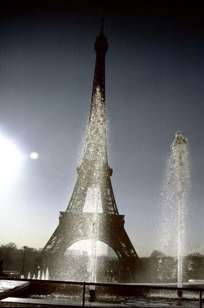 torre eiffel in controluce.jpg