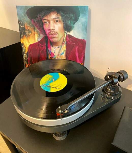 jimi.thumb.jpg.f45ed6db6e82f45040c34537290ba93a.jpg