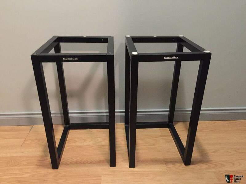 1434547-599303cd-foundation-speaker-stands-for-harbeth-c7es3.jpg