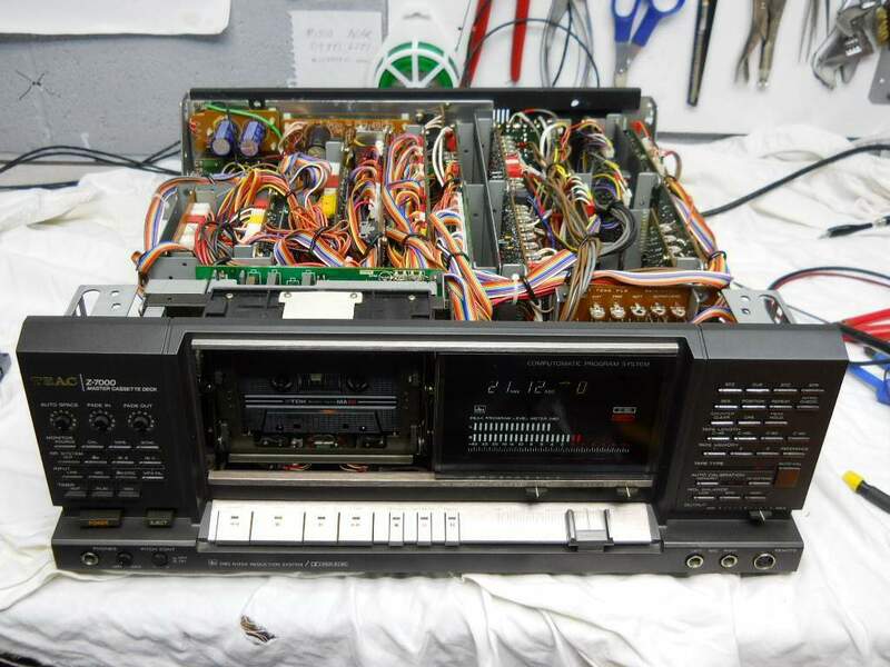 13-Teac-Z-7000-Master-Cassette-Deck-Tape-Recorder.thumb.jpg.190d0a8bbf101bd33085d89217cdc256.jpg