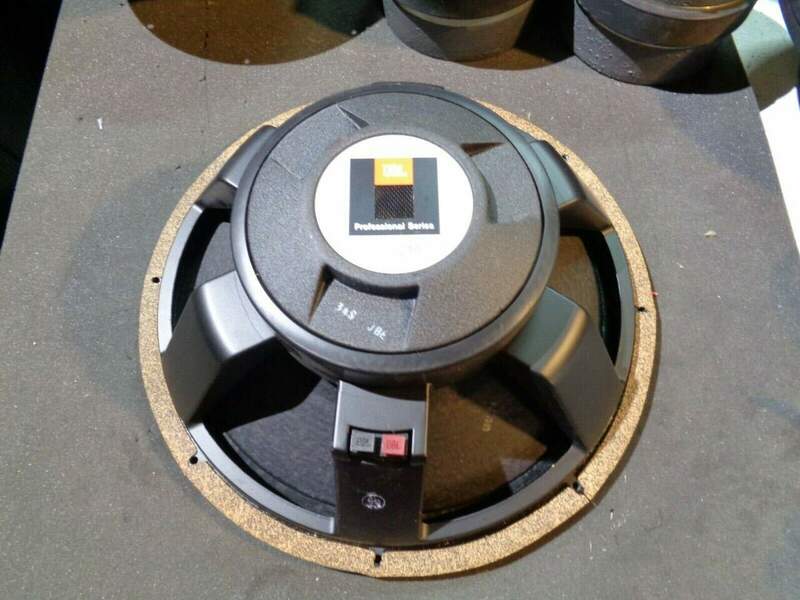 JBL 2245H.jpg