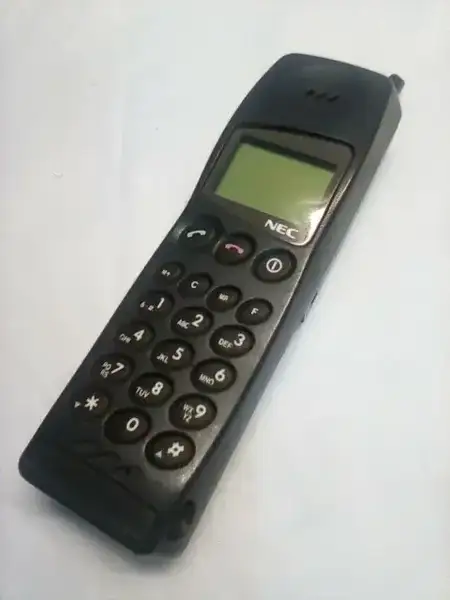 Nec-P7-New-Telefono-Cellulare-E-Tacs.webp