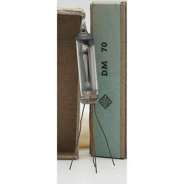 dm70-telefunken-1m3-valvola-occhio-magico-indicatore-sintonia-telefunken-dm71-em84-em87-em81-um80-registratore-punto-esclamativo.jpg