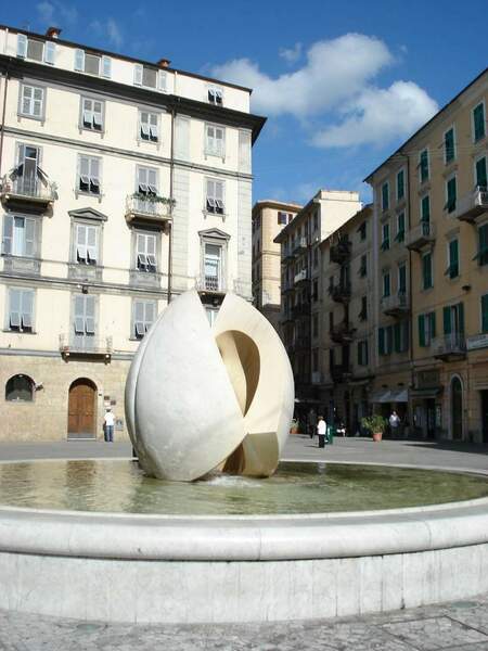 La_Spezia_-_Piazza_Garibaldi_2.thumb.JPG.96bcc221e98e56a24f9522318c846014.JPG