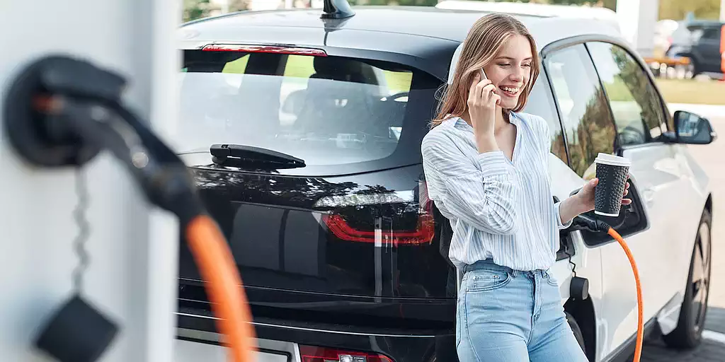 Auto elettrica: tutto su modelli, test su strada, ricariche, autonomia, consumi, qualità percepita, design.