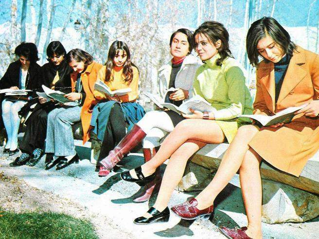studentesseuniversitteheran1971-0036-kam-U43420197782196dvG-656x492@Corriere-Web-Sezioni.jpg.c3a95b8f5b490d45992c19a50f53933b.jpg