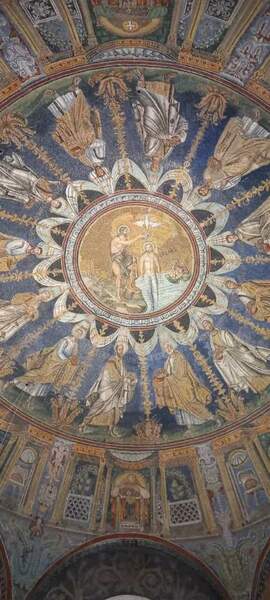 BATTISTERO NEONIANO.jpg