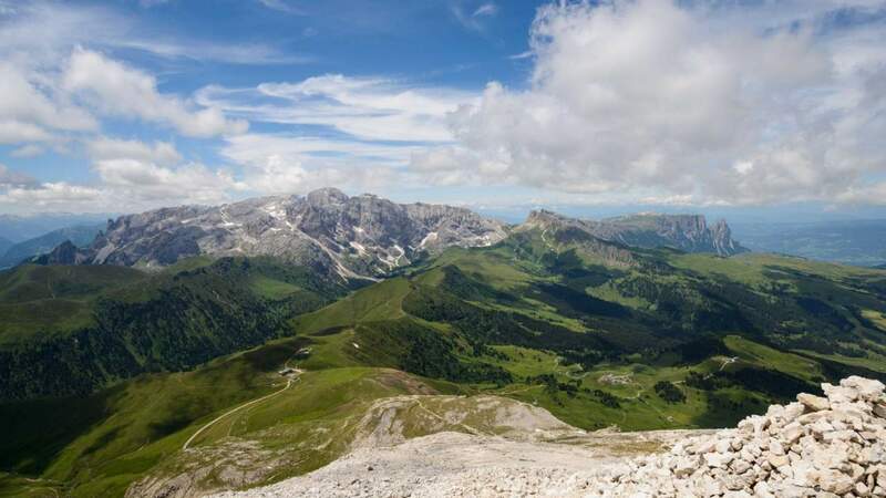 Salendo al Sassopiatto.jpg