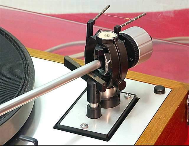 hifi-Thorens_TD166_Arm.jpg.9231ece63302c60dac28e2b95e16b011.jpg