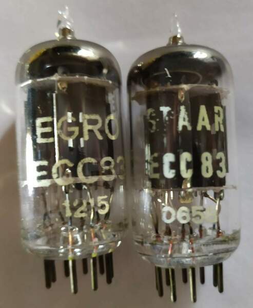 ECC83 Marconi Italiana.jpg