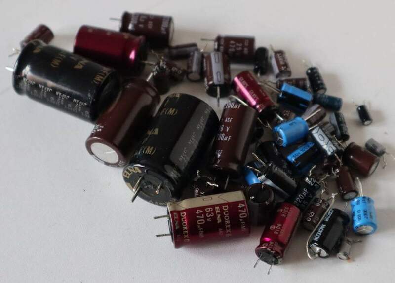 X33_Condensatori.thumb.jpg.31ca0c9da35a7dab588805e60466aabb.jpg