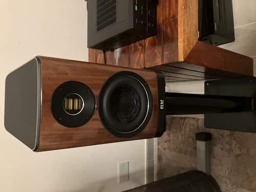 Maggiori informazioni su "Elac Vela BS 403 noce laccato diffusori da stand"