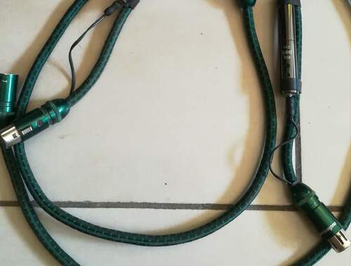 Maggiori informazioni su "Vendo cavi audioquest"