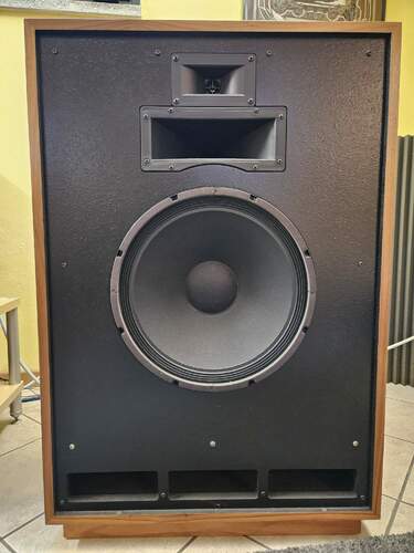 Maggiori informazioni su "Klipsch Cornwall 3"