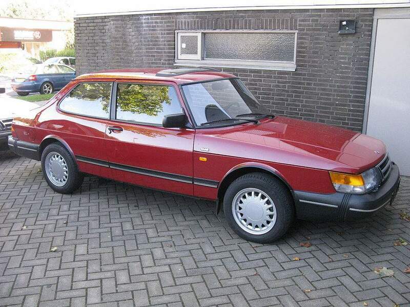 Saab_900i_(10074802296).jpg