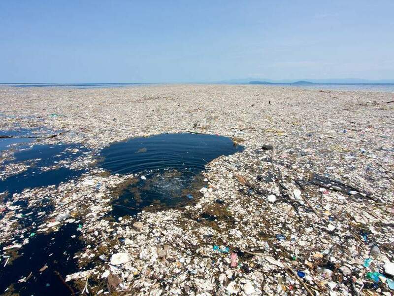 Lisola-di-plastica-nel-Pacifico-ha-cominciato-a-formarsi-negli-anni-80-del-XX-secolo.jpg