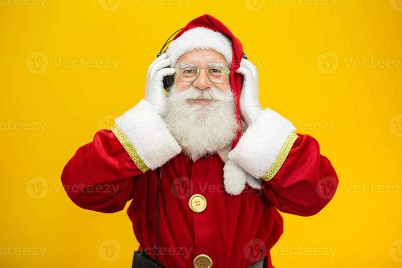 santa.thumb.jpg.5ddb8dde59a255556c784e8b4fa8914a.jpg