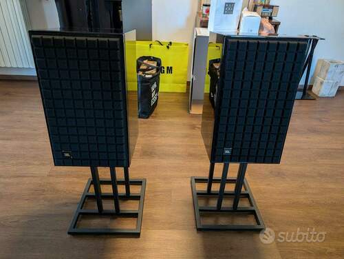 Maggiori informazioni su "JBL L82 Black Edition mk2 + stand JBL JS80"