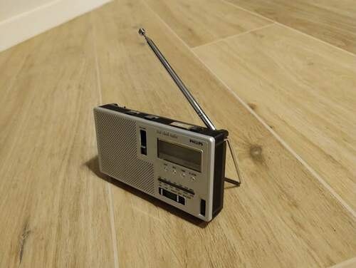 Maggiori informazioni su "radio portatile Sony 90AS300"