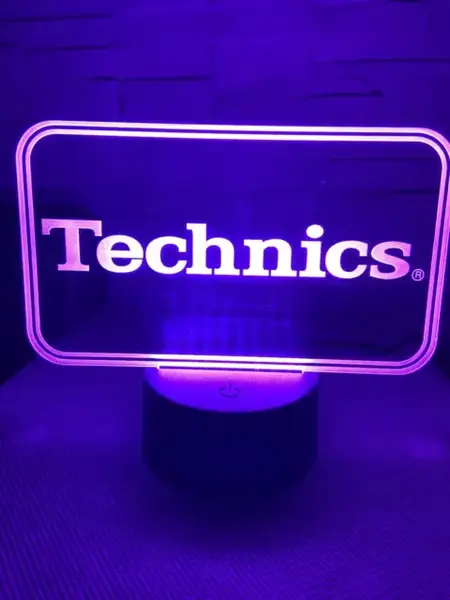Technics-led-light-logo-giradischi-lampada-amplificatore-hifi.webp