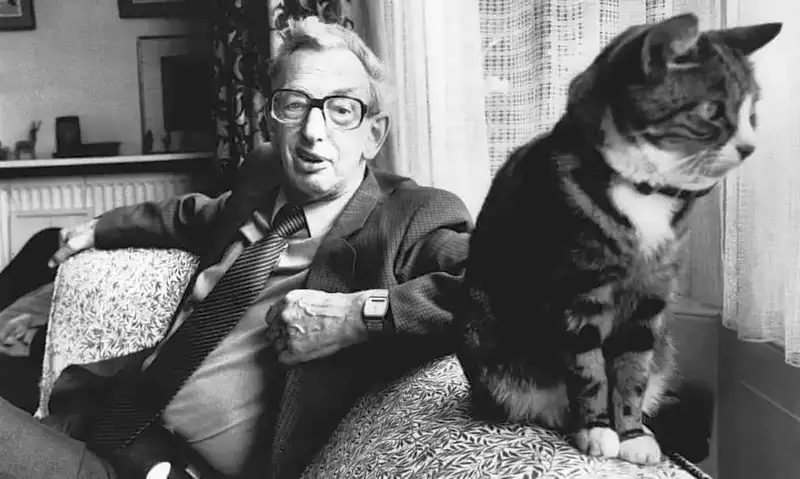 Eric-Hobsbawm-cat.thumb.webp.27e0f0951b6ebeddd4d76c1dbc3a0292.webp