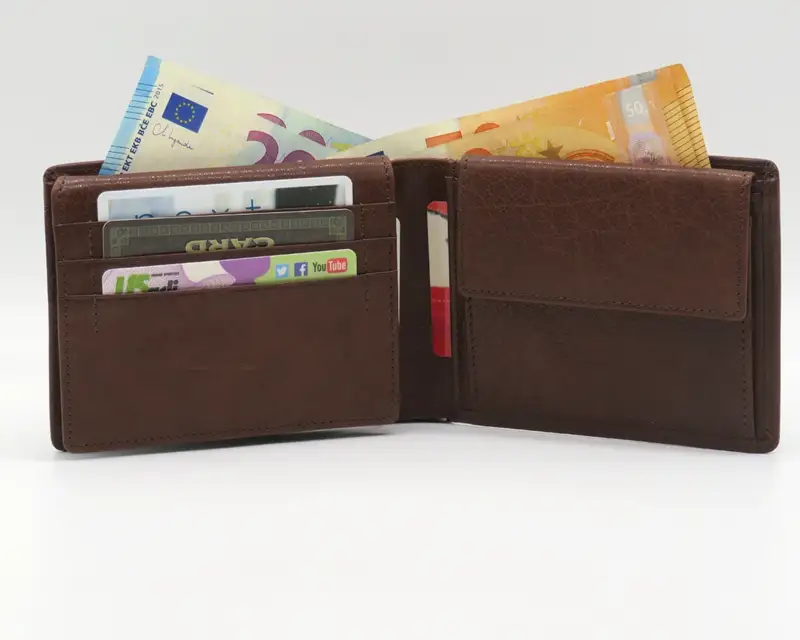 portafoglio-da-uomo-in-pelle-bufalo-marrone-IMG_1189.webp