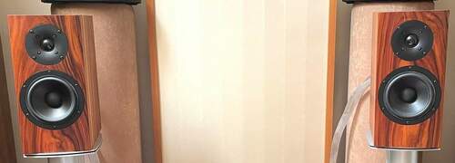 Maggiori informazioni su "Blumenhofer Acoustics Midi speakers da stand"