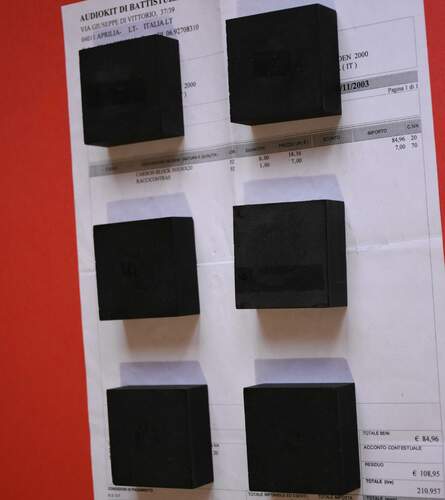 Maggiori informazioni su "[SR] Carbon block audio tekne"