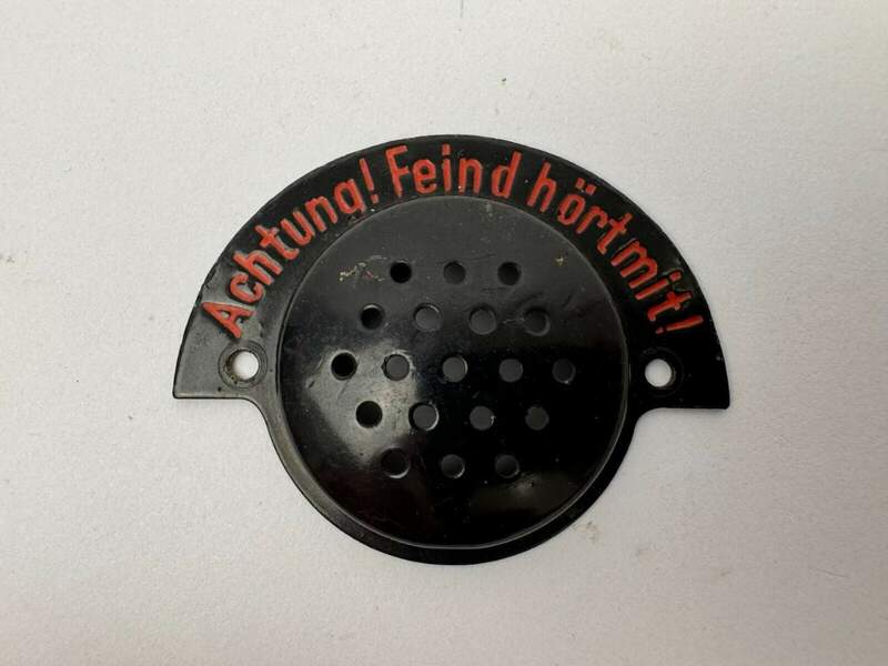 Il nemico ascolta.jpg