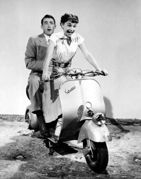 Vespa-125-VacanzeRomane-1953.jpg