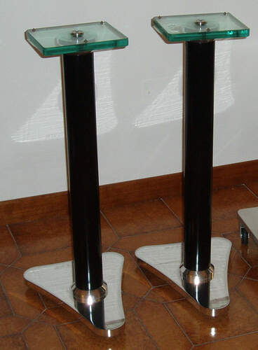 Maggiori informazioni su "COMPRO stand BCD Mod. 1010 alti 70 cm con la base in metallo lucido"