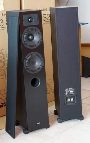 Maggiori informazioni su "Diffusori Indiana Line Diva 5"