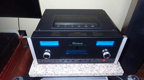 Maggiori informazioni su "Pre amplificatore McIntosh c2500"