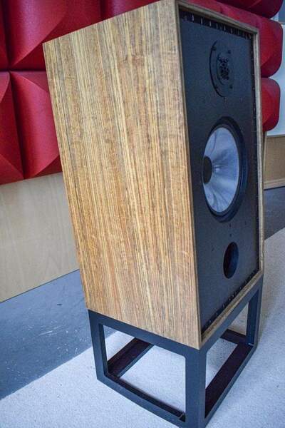 Rogers-PM-510-S3-auf-Staender.thumb.jpg.12972f3bb345fa8bd8a426be33980fff.jpg