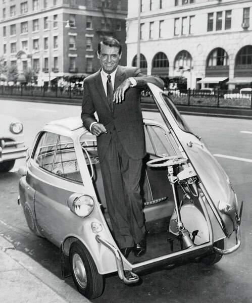 BMW-Isetta-microcar-1955-Cary-Grant.thumb.jpg.cab9a7e311b895bfe8363539af20a044.jpg