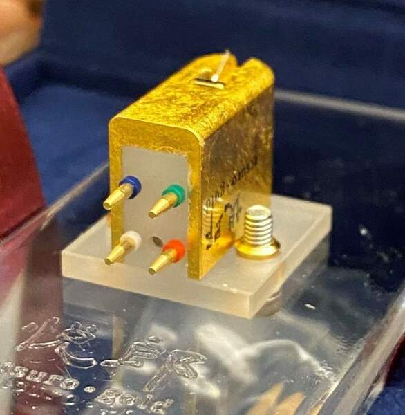 gold1.jpg