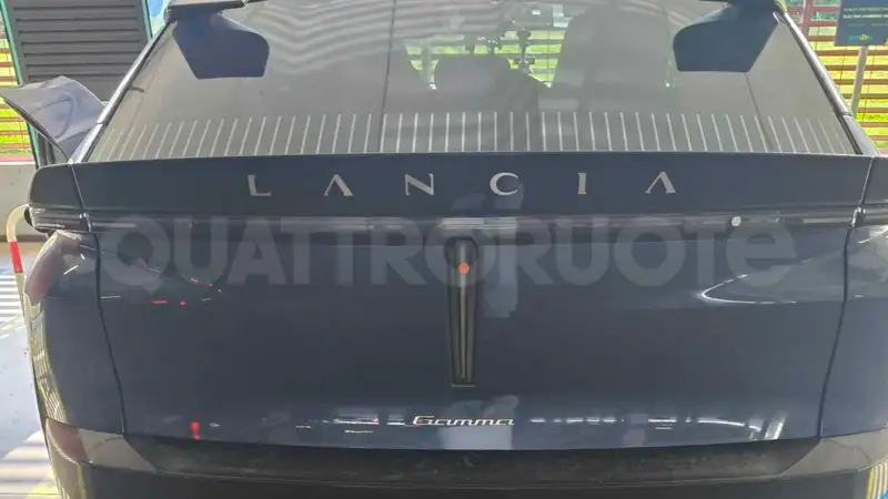 lancia-gamma-elettrica-spy (2).webp