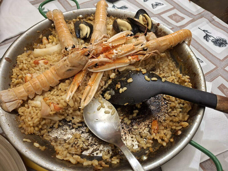 paella.thumb.jpg.1f85cff8d6a3aa607ae086b935cdc88a.jpg