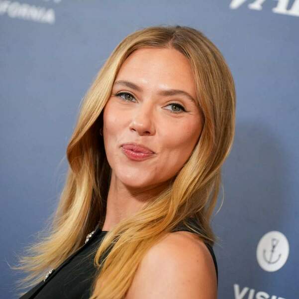 scarlett-johansson-at-newport-beach-film-festival-honors-news-photo-1764932071.pjpeg.jpg