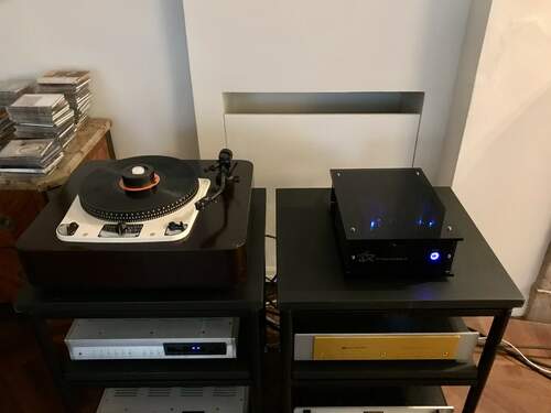 Maggiori informazioni su "Asr Mini Basis Exclusive HV pre phono mm/mc"