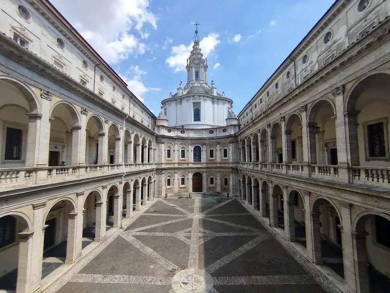 Sant’Ivo alla Sapienza, la chiesa dalle acustiche “trifoniche”